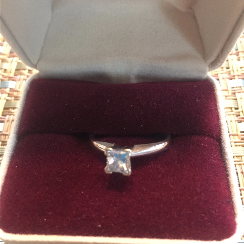 Gordon's Jewelers 18K white gold princess cut ring